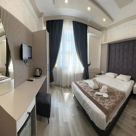 Hotel Divas Silver